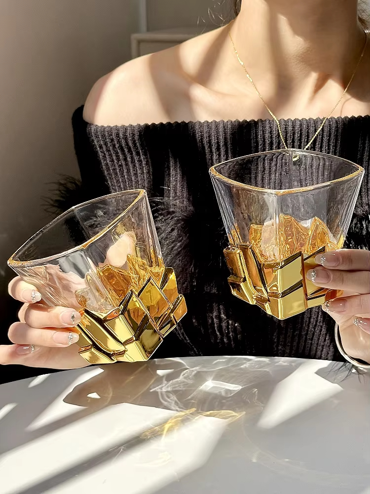 Space Gold Ice Cube Cup Artist - Wine In Beer Glass recensie en prijs