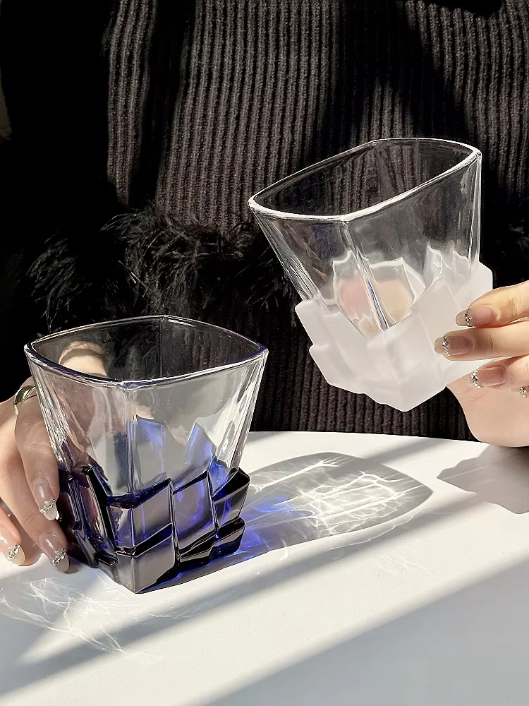 Space Gold Ice Cube Cup Artist - Wine In Beer Glass recensie en prijs